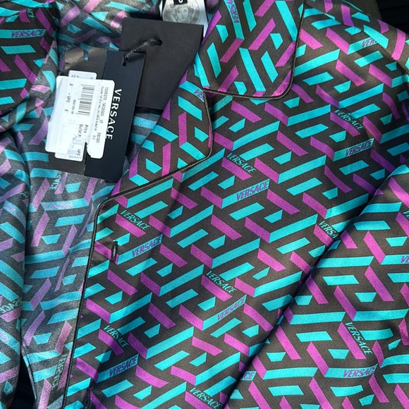 VERSACE La Greca Print Silk Button Up Top NWT - Picture 10 of 12